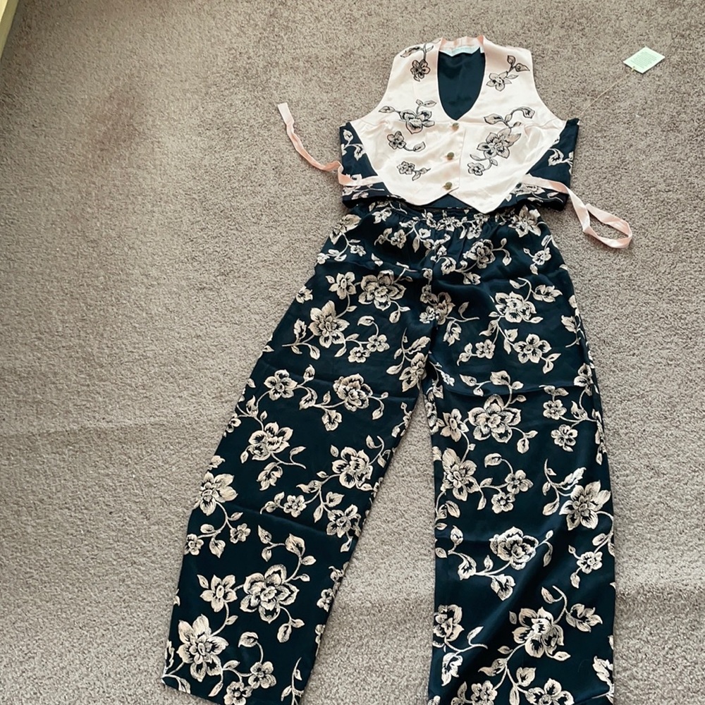 NWT Vintage Victoria’s Secret Lounge Set